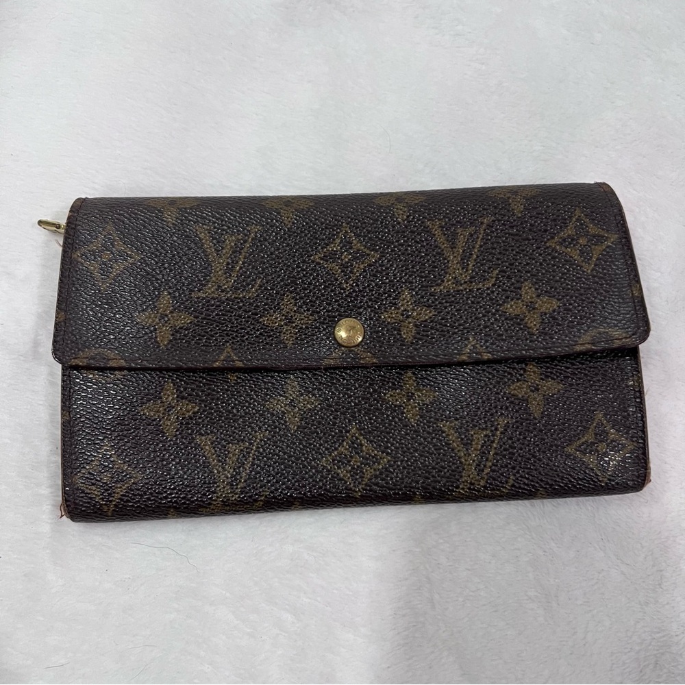 Louis Vuitton Monogram Snap Sarah Wallet
